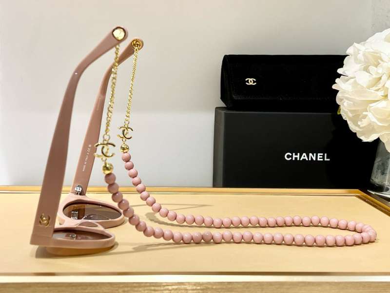 Picture of Chanel Sunglasses _SKUfw56677987fw